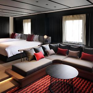Cross Floor Junior Suite